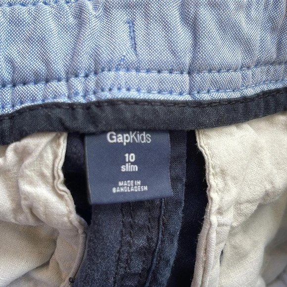 Boy’s GAP shark 🦈 shorts 10 slim - Picture 3 of 4